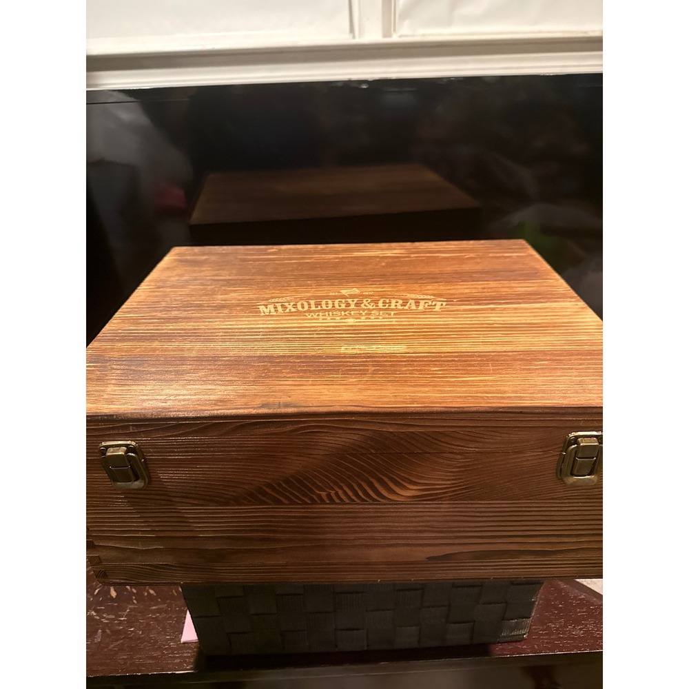 Mixology & Craft Whiskey Set Twisted Decanter Glasses Wood Box Chilling Stones - Picture 2 of 9